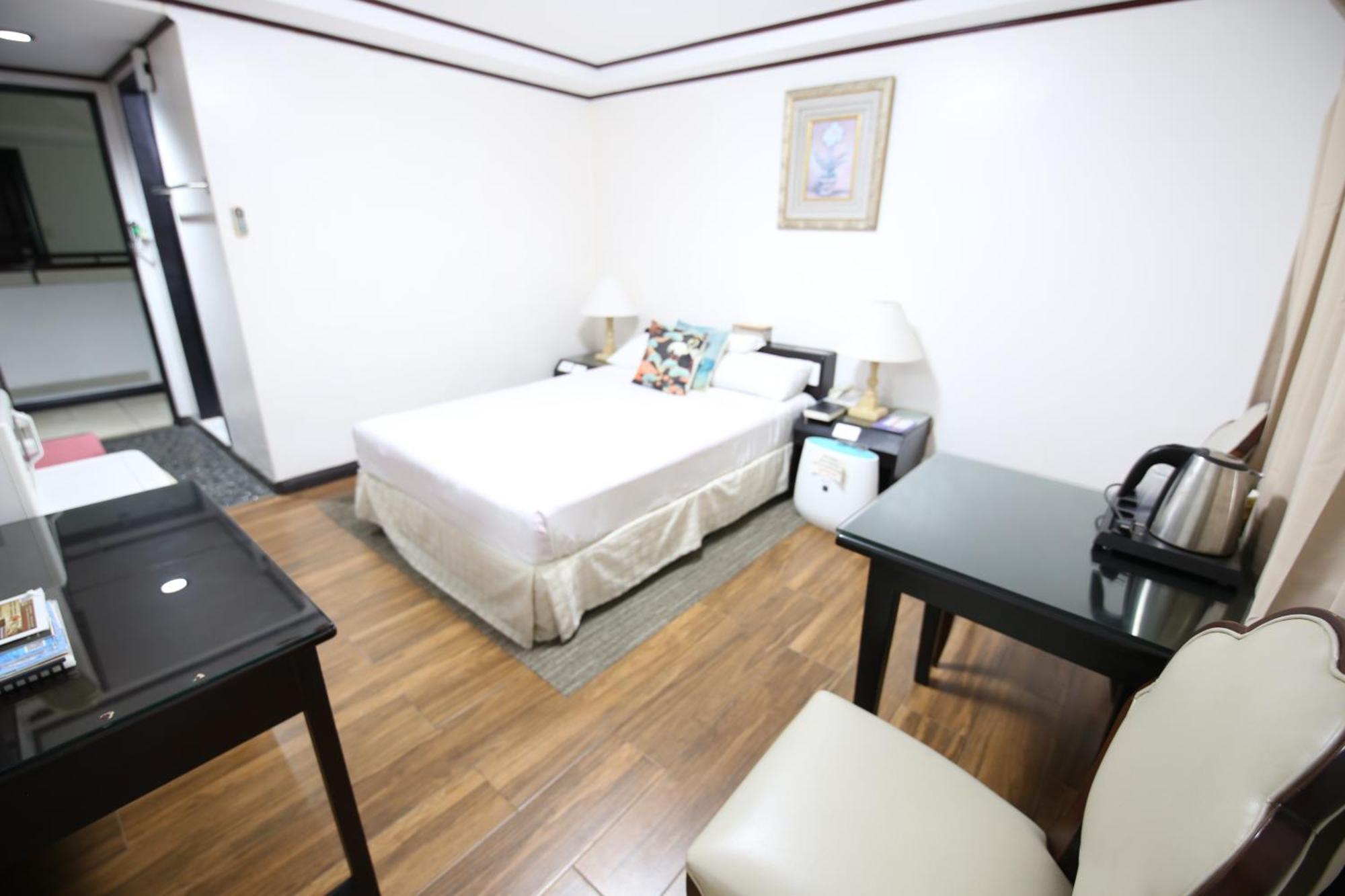 Hotel Asia Cebu Exterior photo